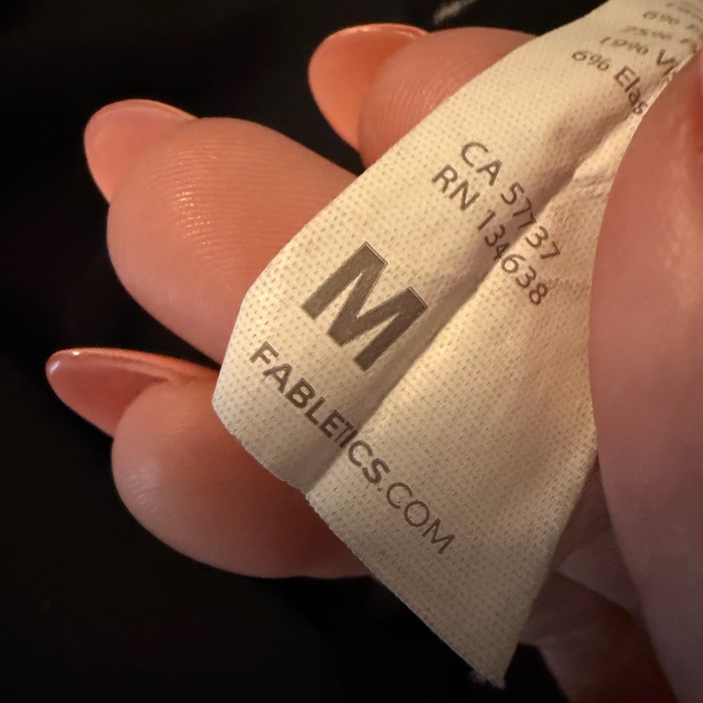 Fabletics Scrub Set - Picture 5 of 5